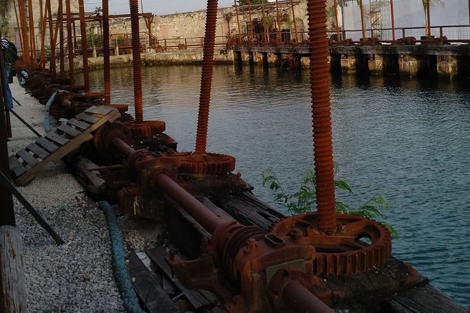 A Guided Walking Tour of a History of a City - Bridgetown - What the guide and headset add