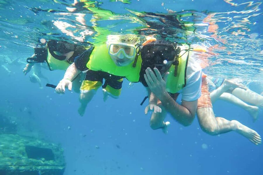 Bridgetown: Carlisle Bay Turtle and Shipwreck Boat Cruise - Help for children and nervous swimmers