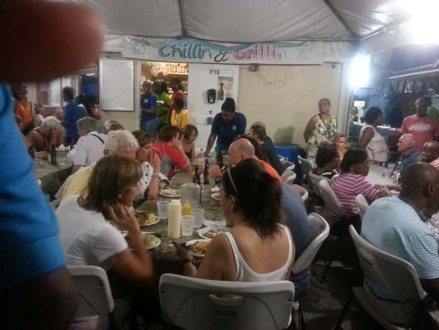Bridgetown: Oistins reservation with drink & return transfer - Browsing handmade stalls after dinner