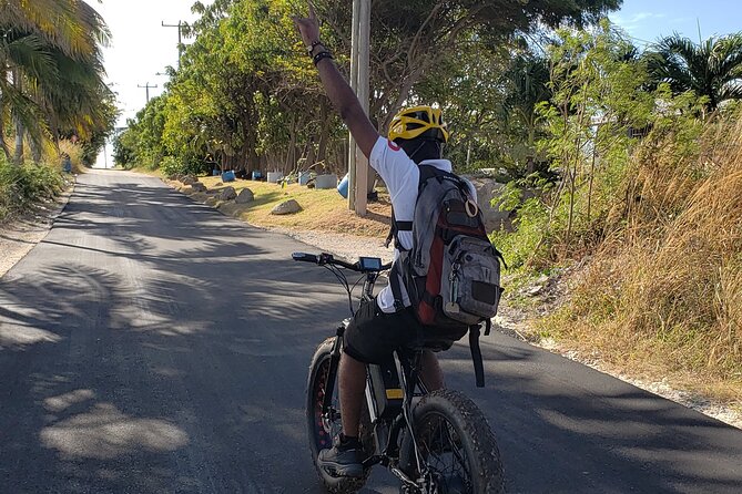 E-bikes Experience in St Philip - Quiet roads toward Three Houses