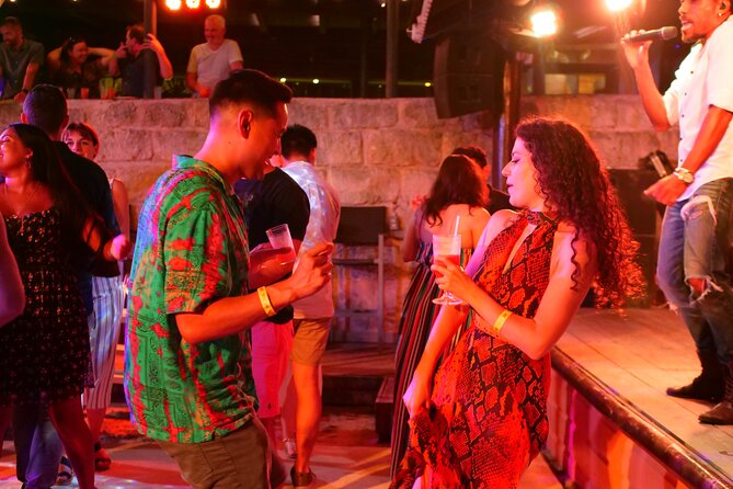 Harbour Lights Beach Extravaganza and Dinner Show - Who will enjoy this most