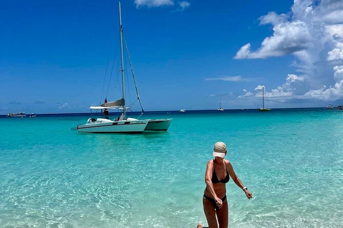 Private catamaran sail & snorkel - Why the guide matters on a private charter