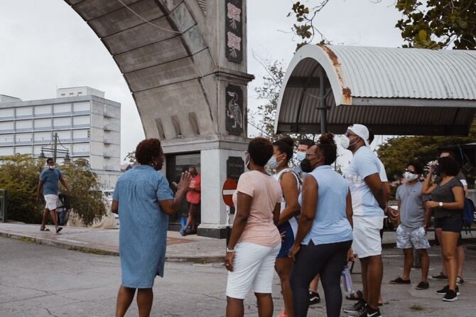 Walking Tour of Historic Bridgetown - Independence Arch and the meaning of self-rule